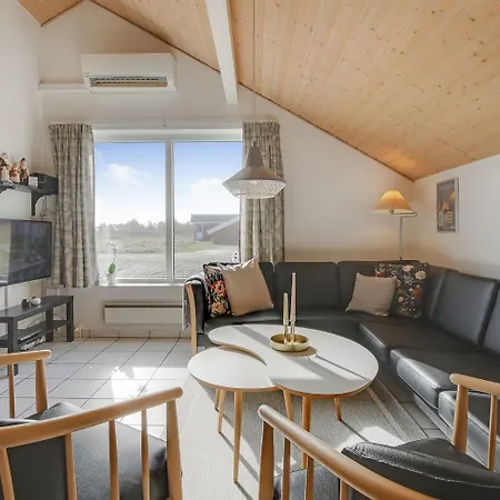 Cozy House With Pool By The Sea - Sj940 * Harboør
