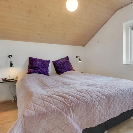 Cozy House With Pool By The Sea - Sj940 * Harboør