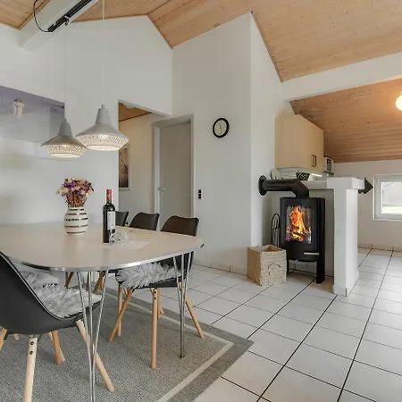 Cozy House With Pool By The Sea - Sj940 Ferienhaus *